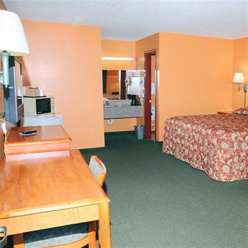 American Inn Cleburne Exteriör bild